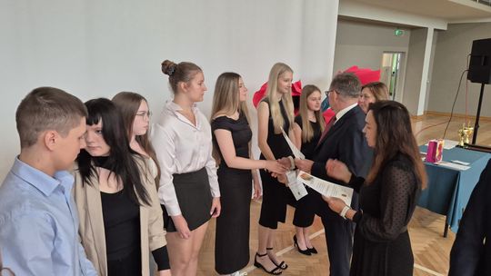 Zakończenie roku szkolnego 2024/25 w II Liceum Ogólnokształcącym w Chełmie [GALERIA ZDJĘĆ]