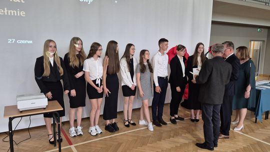 Zakończenie roku szkolnego 2024/25 w II Liceum Ogólnokształcącym w Chełmie [GALERIA ZDJĘĆ]