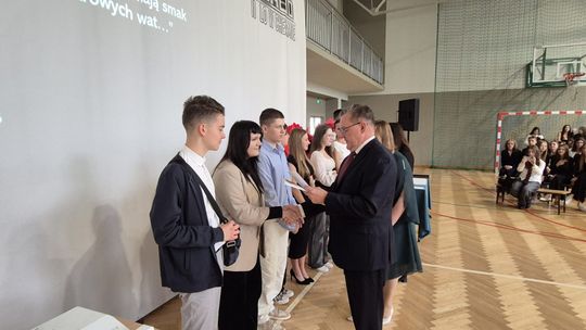 Zakończenie roku szkolnego 2024/25 w II Liceum Ogólnokształcącym w Chełmie [GALERIA ZDJĘĆ]