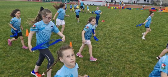 Chełm. Wielki Finał Akademii Sportu AS na stadionie przy II LO! Dużo zabawy i radości! [GALERIA ZDJĘĆ]