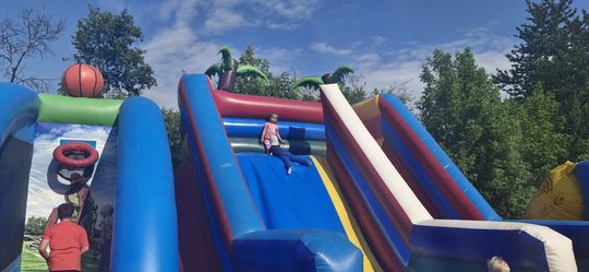 Chełm. Wielki Finał Akademii Sportu AS na stadionie przy II LO! Dużo zabawy i radości! [GALERIA ZDJĘĆ]