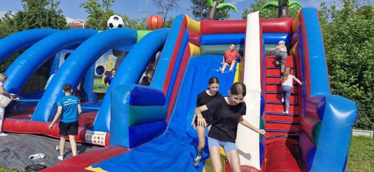 Chełm. Wielki Finał Akademii Sportu AS na stadionie przy II LO! Dużo zabawy i radości! [GALERIA ZDJĘĆ]