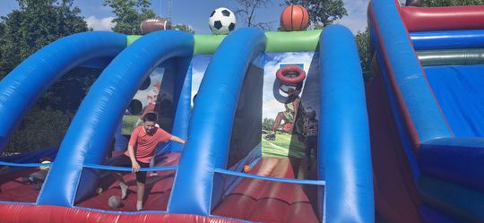 Chełm. Wielki Finał Akademii Sportu AS na stadionie przy II LO! Dużo zabawy i radości! [GALERIA ZDJĘĆ]