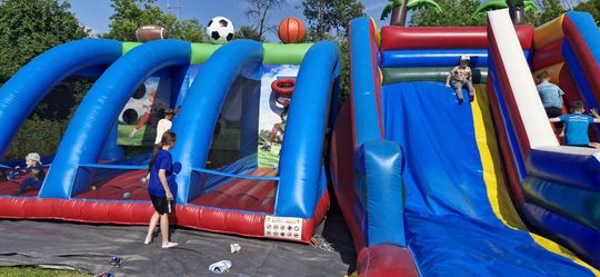 Chełm. Wielki Finał Akademii Sportu AS na stadionie przy II LO! Dużo zabawy i radości! [GALERIA ZDJĘĆ]