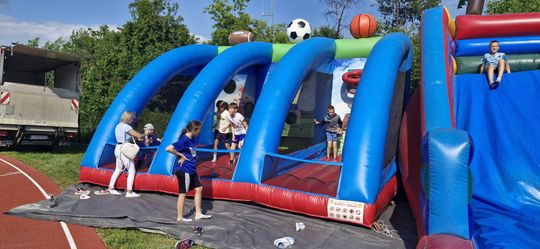 Chełm. Wielki Finał Akademii Sportu AS na stadionie przy II LO! Dużo zabawy i radości! [GALERIA ZDJĘĆ]