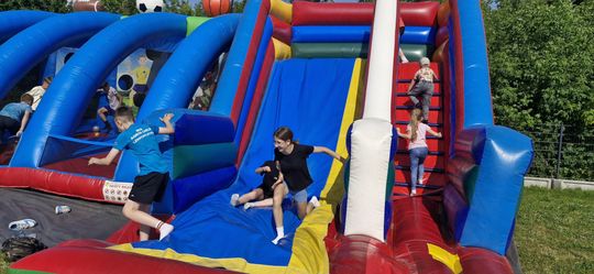 Chełm. Wielki Finał Akademii Sportu AS na stadionie przy II LO! Dużo zabawy i radości! [GALERIA ZDJĘĆ]