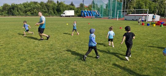 Chełm. Wielki Finał Akademii Sportu AS na stadionie przy II LO! Dużo zabawy i radości! [GALERIA ZDJĘĆ]