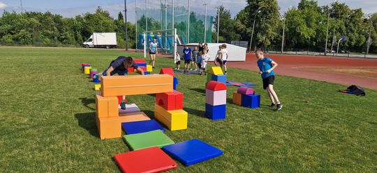 Chełm. Wielki Finał Akademii Sportu AS na stadionie przy II LO! Dużo zabawy i radości! [GALERIA ZDJĘĆ]
