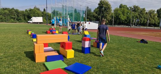 Chełm. Wielki Finał Akademii Sportu AS na stadionie przy II LO! Dużo zabawy i radości! [GALERIA ZDJĘĆ]