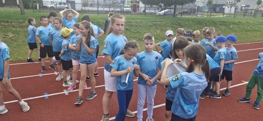 Chełm. Wielki Finał Akademii Sportu AS na stadionie przy II LO! Dużo zabawy i radości! [GALERIA ZDJĘĆ]