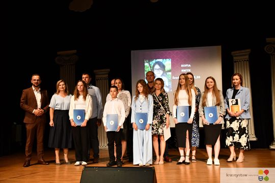 Krasnystaw. Najlepsi uczniowie Jedynki nagrodzeni [GALERIA ZDJĘĆ] 