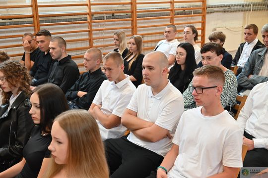 Pow. krasnostawski. Zakończenie roku szkolnego 2024/2025 w szkołach ponadpodstawowych [GALERIA ZDJĘĆ]