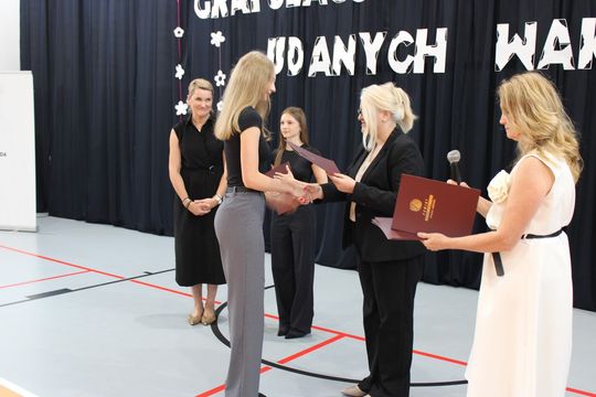 Pow. krasnostawski. Zakończenie roku szkolnego 2024/2025 w szkołach ponadpodstawowych [GALERIA ZDJĘĆ]