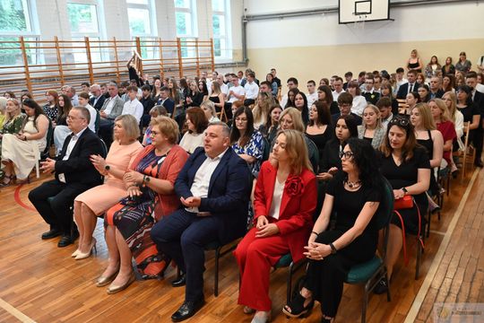 Pow. krasnostawski. Zakończenie roku szkolnego 2024/2025 w szkołach ponadpodstawowych [GALERIA ZDJĘĆ]
