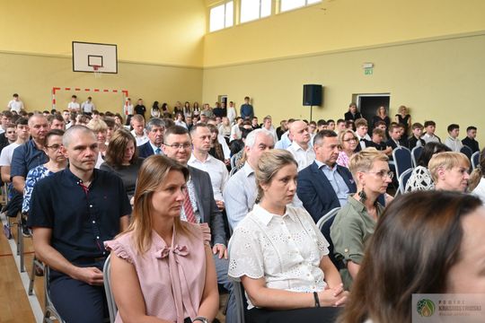 Pow. krasnostawski. Zakończenie roku szkolnego 2024/2025 w szkołach ponadpodstawowych [GALERIA ZDJĘĆ]