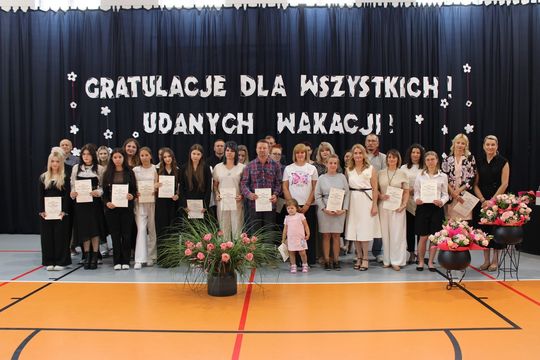 Pow. krasnostawski. Zakończenie roku szkolnego 2024/2025 w szkołach ponadpodstawowych [GALERIA ZDJĘĆ]