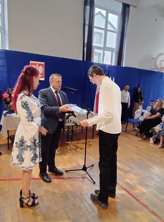 Pow. krasnostawski. Zakończenie roku szkolnego 2024/2025 w szkołach ponadpodstawowych [GALERIA ZDJĘĆ]