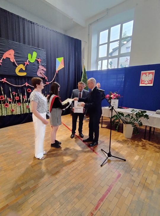 Pow. krasnostawski. Zakończenie roku szkolnego 2024/2025 w szkołach ponadpodstawowych [GALERIA ZDJĘĆ]