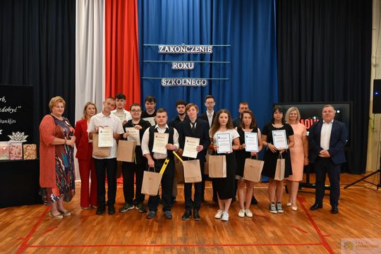 Pow. krasnostawski. Zakończenie roku szkolnego 2024/2025 w szkołach ponadpodstawowych [GALERIA ZDJĘĆ]
