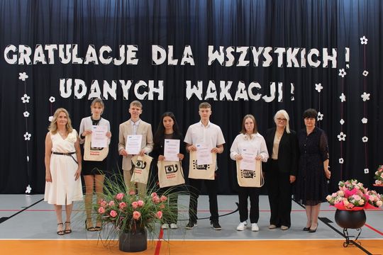 Pow. krasnostawski. Zakończenie roku szkolnego 2024/2025 w szkołach ponadpodstawowych [GALERIA ZDJĘĆ]