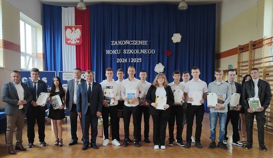 Pow. krasnostawski. Zakończenie roku szkolnego 2024/2025 w szkołach ponadpodstawowych [GALERIA ZDJĘĆ]