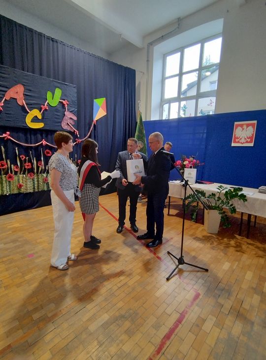 Pow. krasnostawski. Zakończenie roku szkolnego 2024/2025 w szkołach ponadpodstawowych [GALERIA ZDJĘĆ]