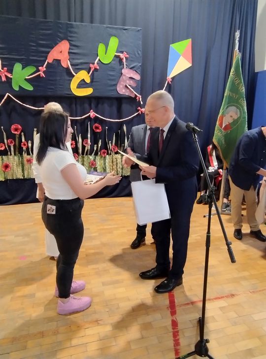 Pow. krasnostawski. Zakończenie roku szkolnego 2024/2025 w szkołach ponadpodstawowych [GALERIA ZDJĘĆ]