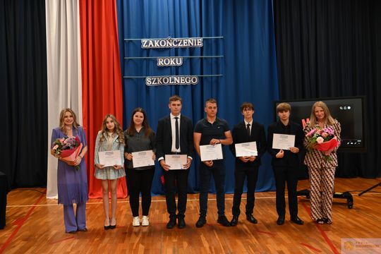 Pow. krasnostawski. Zakończenie roku szkolnego 2024/2025 w szkołach ponadpodstawowych [GALERIA ZDJĘĆ]