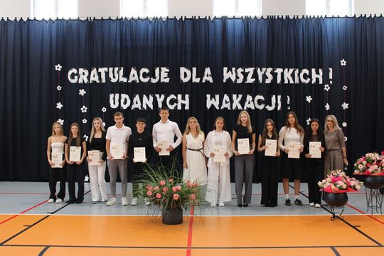 Pow. krasnostawski. Zakończenie roku szkolnego 2024/2025 w szkołach ponadpodstawowych [GALERIA ZDJĘĆ]