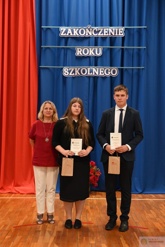 Pow. krasnostawski. Zakończenie roku szkolnego 2024/2025 w szkołach ponadpodstawowych [GALERIA ZDJĘĆ]