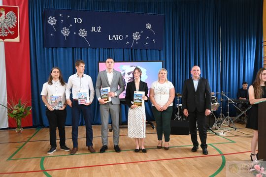 Pow. krasnostawski. Zakończenie roku szkolnego 2024/2025 w szkołach ponadpodstawowych [GALERIA ZDJĘĆ]