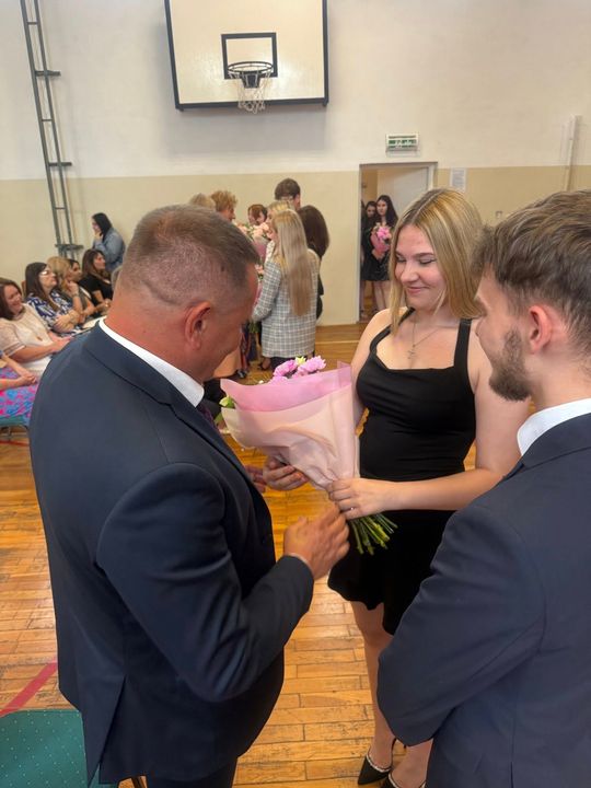 Zakończenie roku szkolnego 2024/2025 w Zespole Szkół Nr 1 im. Tadeusza Kościuszki w Krasnymstawie [GALERIA ZDJĘĆ]