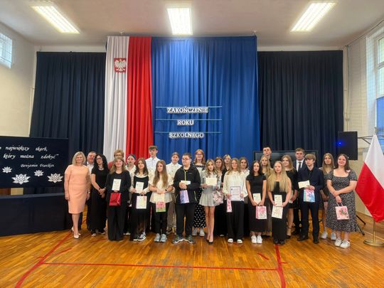 Zakończenie roku szkolnego 2024/2025 w Zespole Szkół Nr 1 im. Tadeusza Kościuszki w Krasnymstawie [GALERIA ZDJĘĆ]