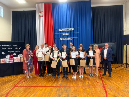 Zakończenie roku szkolnego 2024/2025 w Zespole Szkół Nr 1 im. Tadeusza Kościuszki w Krasnymstawie [GALERIA ZDJĘĆ]