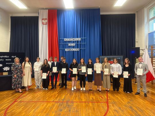 Zakończenie roku szkolnego 2024/2025 w Zespole Szkół Nr 1 im. Tadeusza Kościuszki w Krasnymstawie [GALERIA ZDJĘĆ]