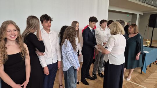 Zakończenie roku szkolnego 2024/25 w II Liceum Ogólnokształcącym w Chełmie [GALERIA ZDJĘĆ]