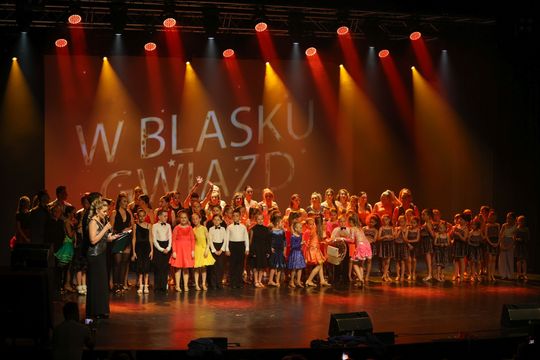 Koncert „W Blasku Gwiazd” w Chełmskim Domu Kultury. TAKT Chełm zakończył rok [GALERIA ZDJĘĆ]