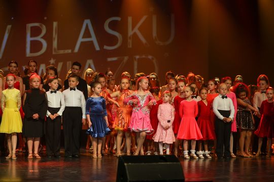 Koncert „W Blasku Gwiazd” w Chełmskim Domu Kultury. TAKT Chełm zakończył rok [GALERIA ZDJĘĆ]