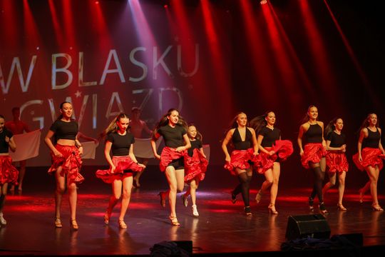 Koncert „W Blasku Gwiazd” w Chełmskim Domu Kultury. TAKT Chełm zakończył rok [GALERIA ZDJĘĆ]