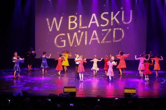 Koncert „W Blasku Gwiazd” w Chełmskim Domu Kultury. TAKT Chełm zakończył rok [GALERIA ZDJĘĆ]