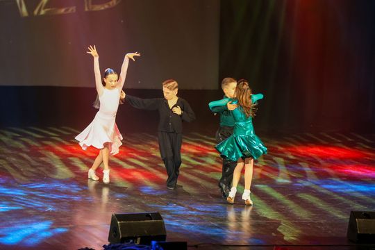 Koncert „W Blasku Gwiazd” w Chełmskim Domu Kultury. TAKT Chełm zakończył rok [GALERIA ZDJĘĆ]