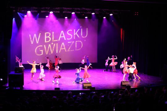 Koncert „W Blasku Gwiazd” w Chełmskim Domu Kultury. TAKT Chełm zakończył rok [GALERIA ZDJĘĆ]