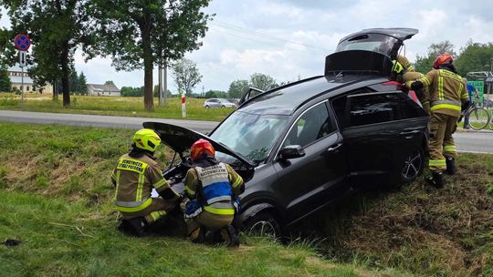 70-latka wjechała KIA do rowu w Urszulinie. Na szczęście nikt nie ucierpiał [ZDJĘCIA]