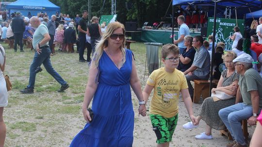 Festyn "Dni Rodziny" na stadionie w Białopolu [GALERIA ZDJĘĆ]