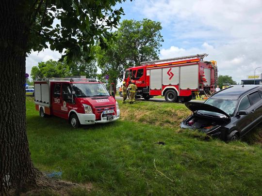 70-latka wjechała KIA do rowu w Urszulinie. Na szczęście nikt nie ucierpiał [ZDJĘCIA]