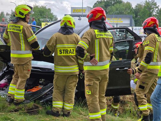 70-latka wjechała KIA do rowu w Urszulinie. Na szczęście nikt nie ucierpiał [ZDJĘCIA]