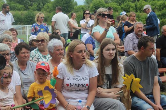Festyn "Dni Rodziny" na stadionie w Białopolu [GALERIA ZDJĘĆ]