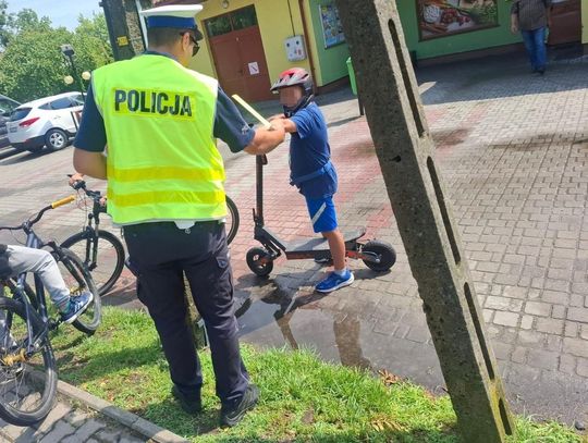 Kolejny wypadek na hulajnodze. 14-latek zabrany śmigłowcem do szpitala [ZDJĘCIA]