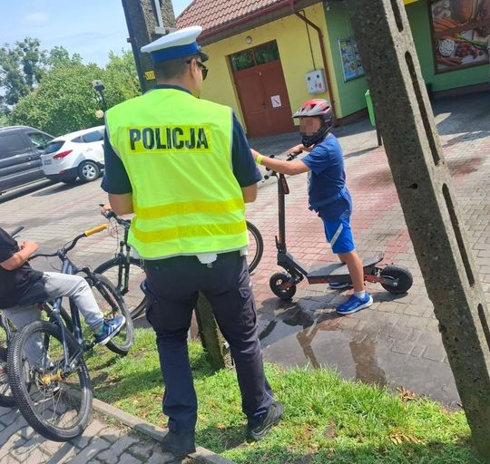 Kolejny wypadek na hulajnodze. 14-latek zabrany śmigłowcem do szpitala [ZDJĘCIA]