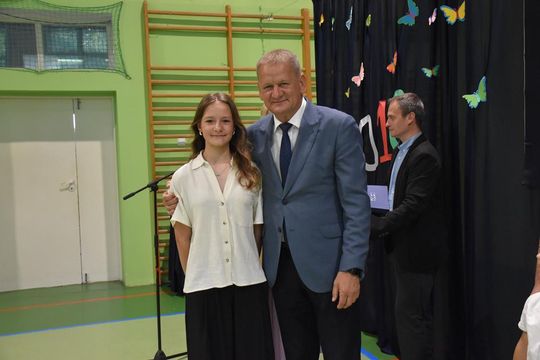 Gm. Fajsławice. Nagrody i stypendia dla najzdolniejszych uczniów i sportowców rozdane [GALERIA ZDJĘĆ] 